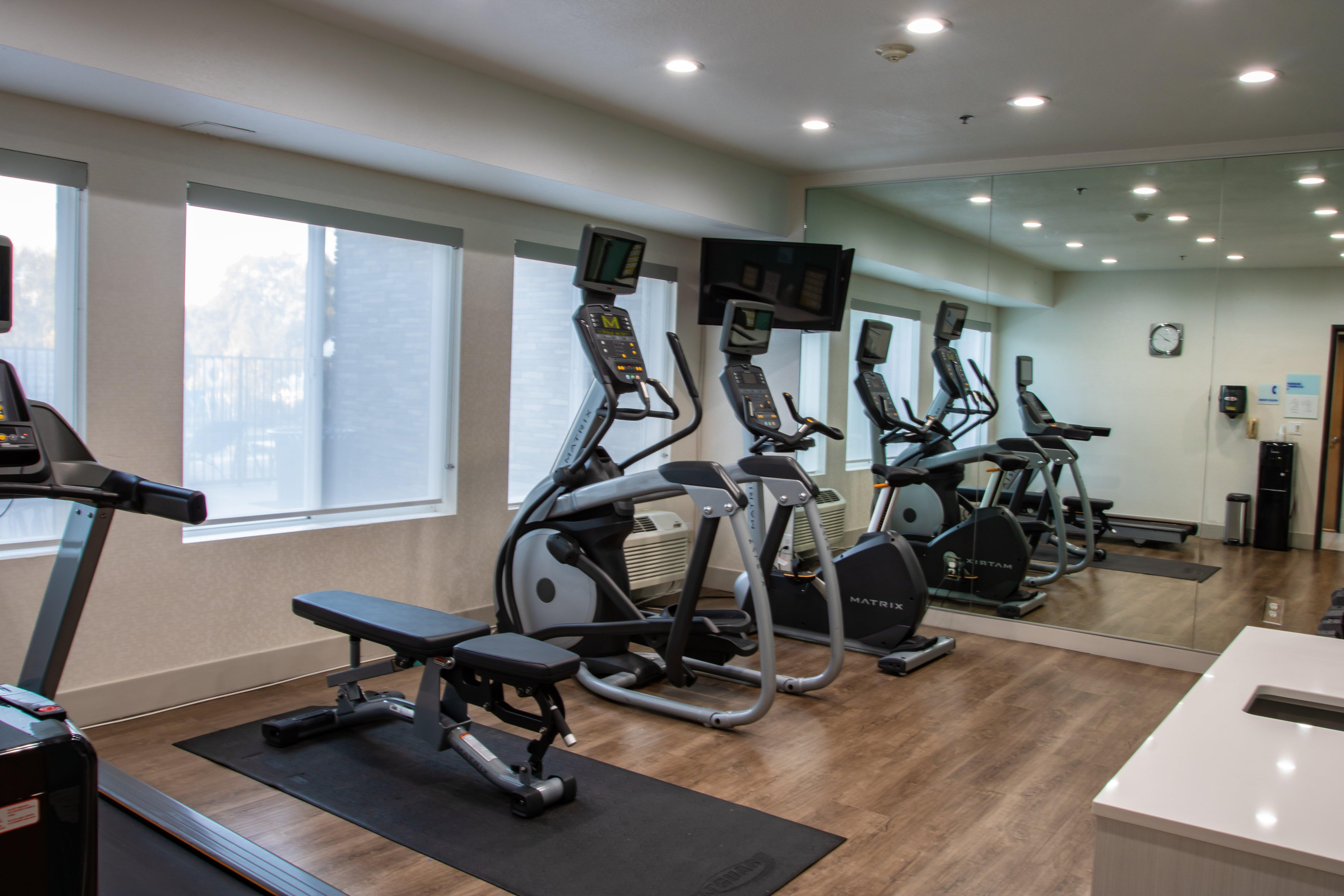 Holiday Inn Express Hotel & Suites Roseville - Galleria Area By Ihg Ngoại thất bức ảnh