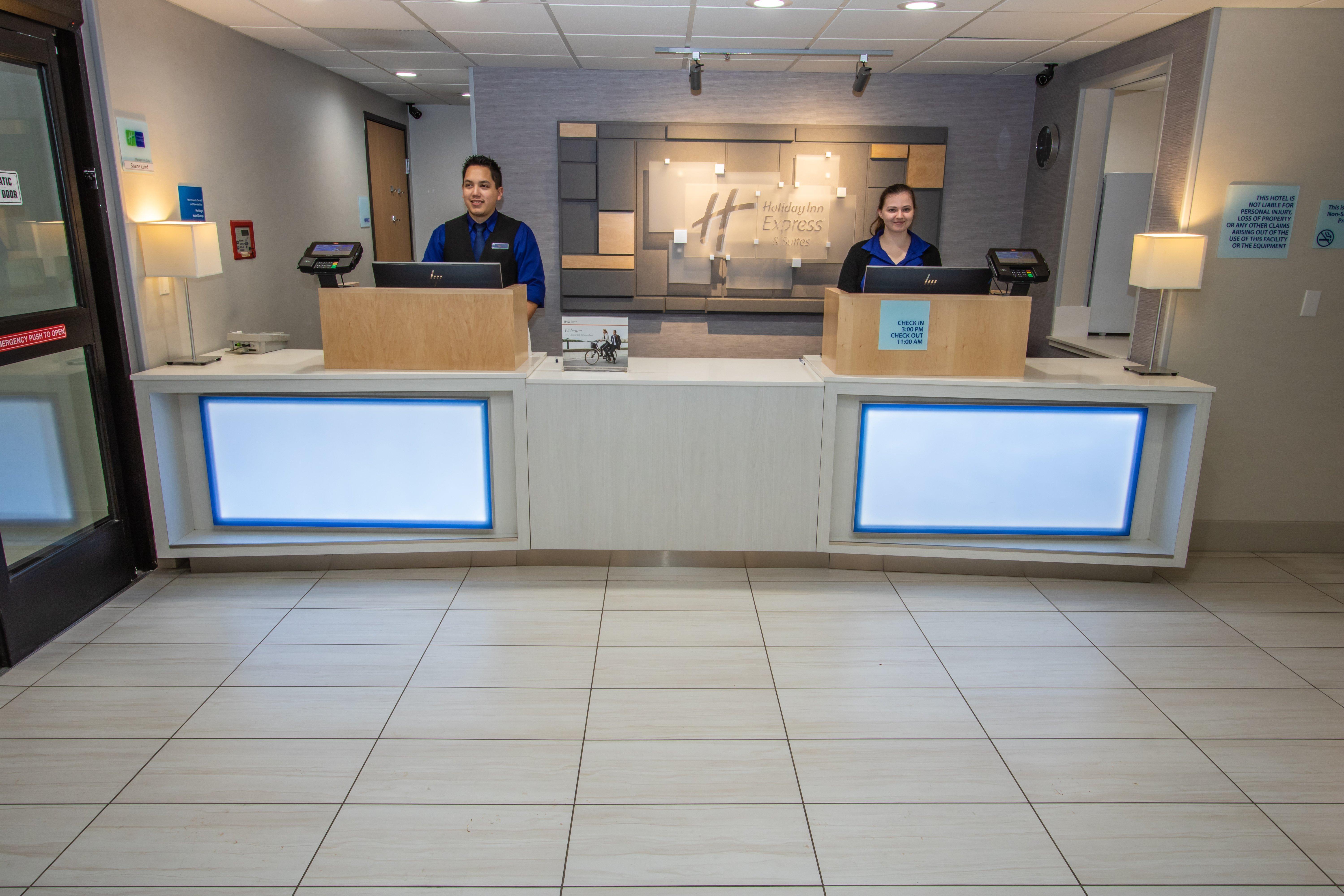 Holiday Inn Express Hotel & Suites Roseville - Galleria Area By Ihg Ngoại thất bức ảnh