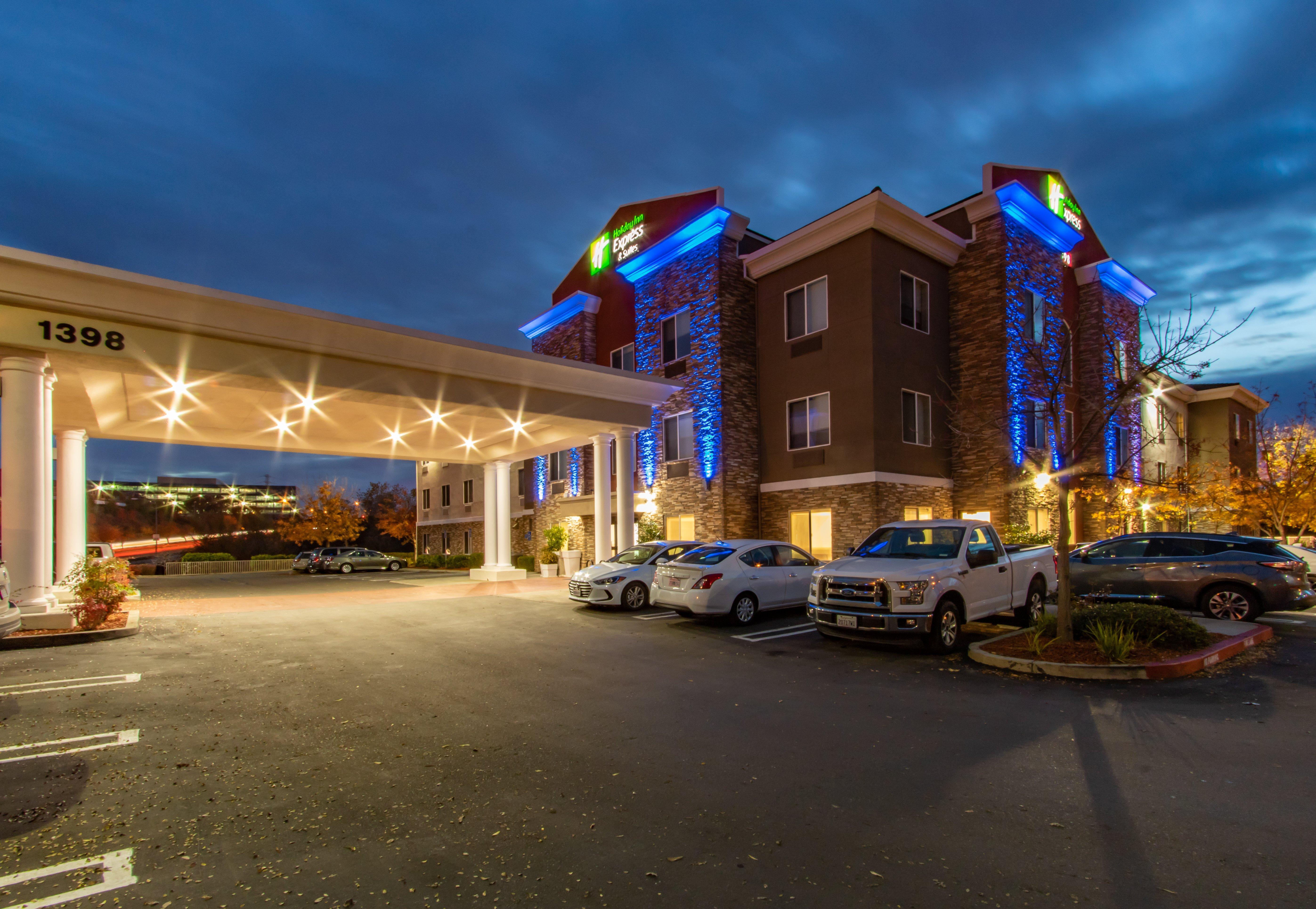 Holiday Inn Express Hotel & Suites Roseville - Galleria Area By Ihg Ngoại thất bức ảnh