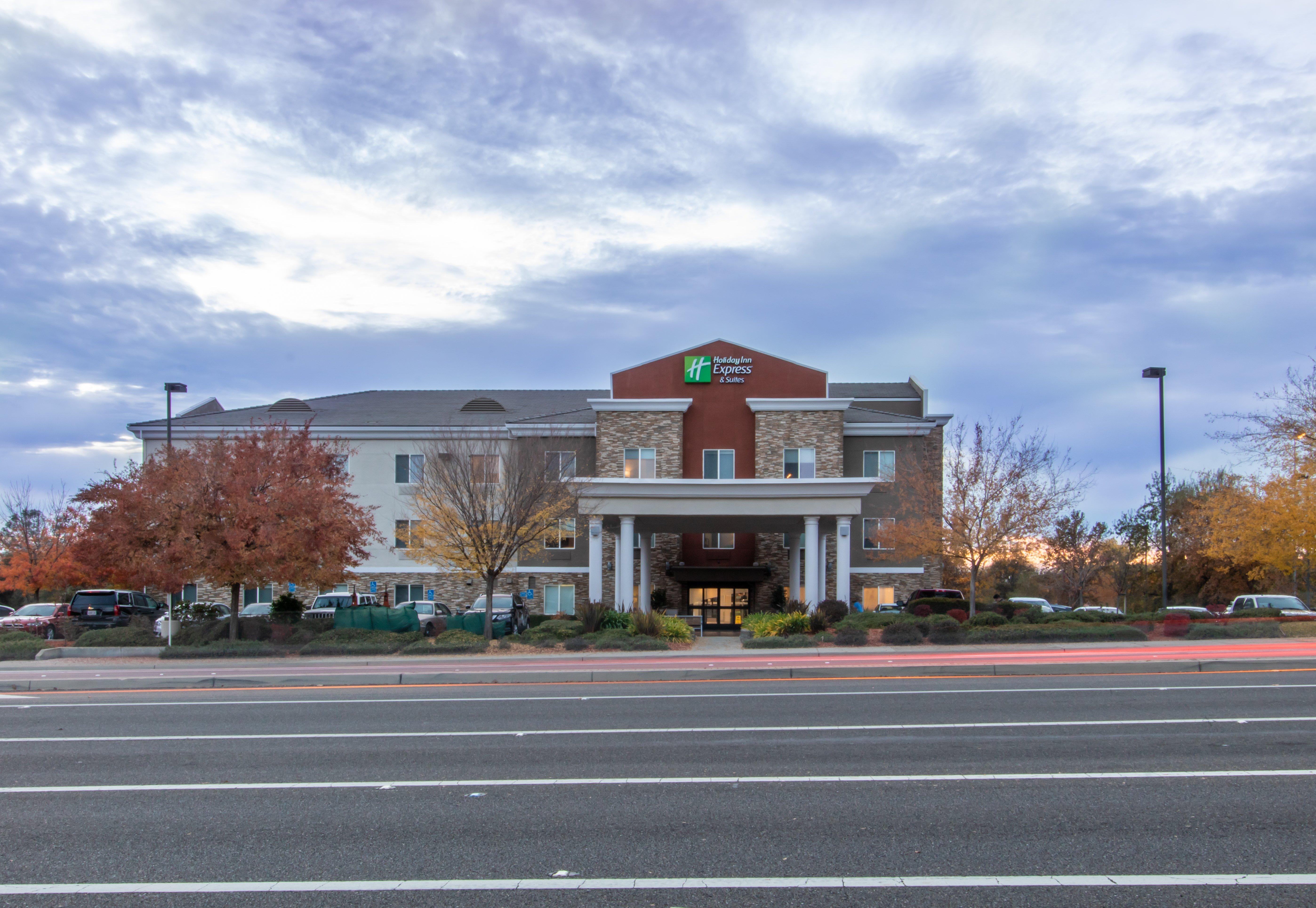 Holiday Inn Express Hotel & Suites Roseville - Galleria Area By Ihg Ngoại thất bức ảnh