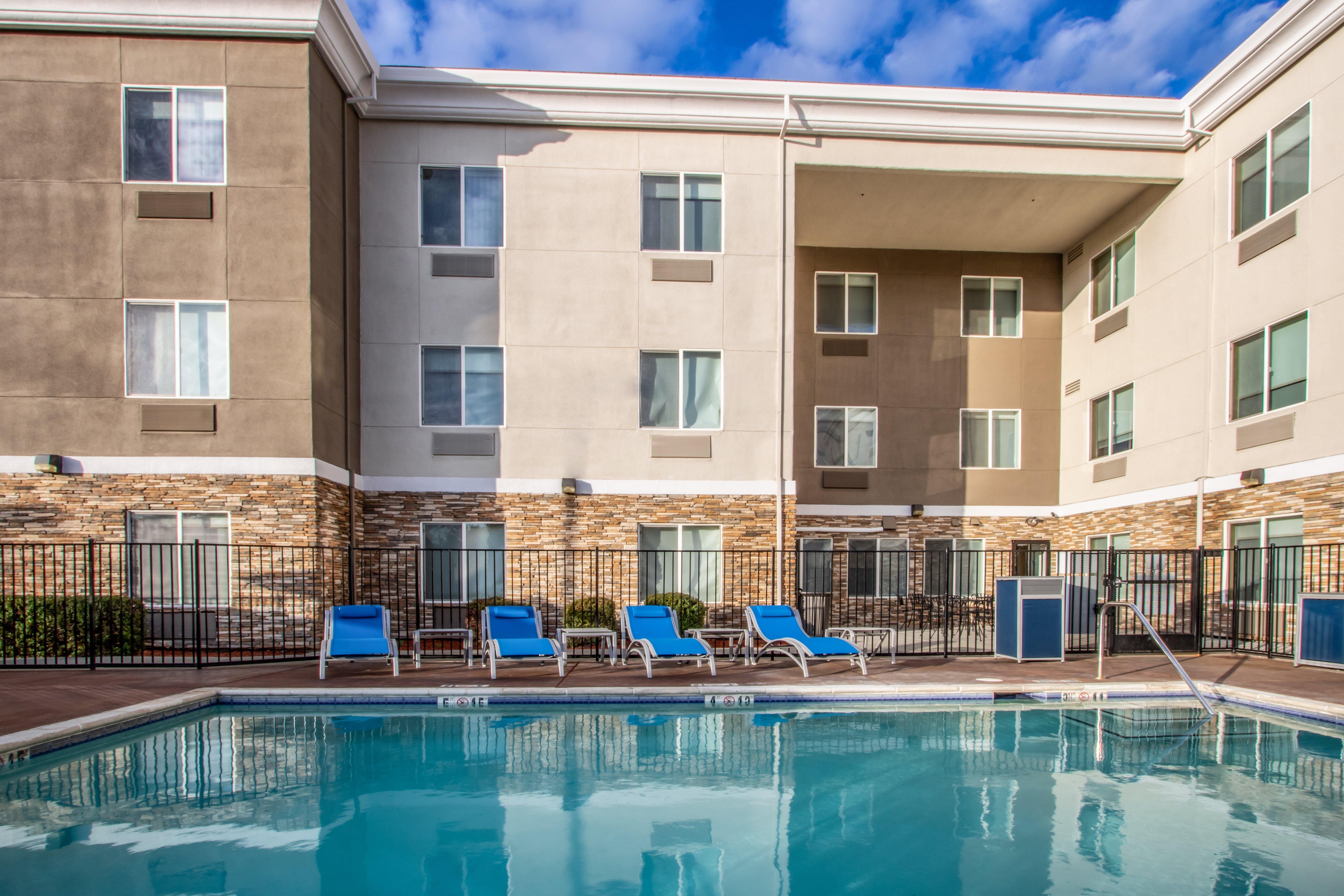 Holiday Inn Express Hotel & Suites Roseville - Galleria Area By Ihg Ngoại thất bức ảnh