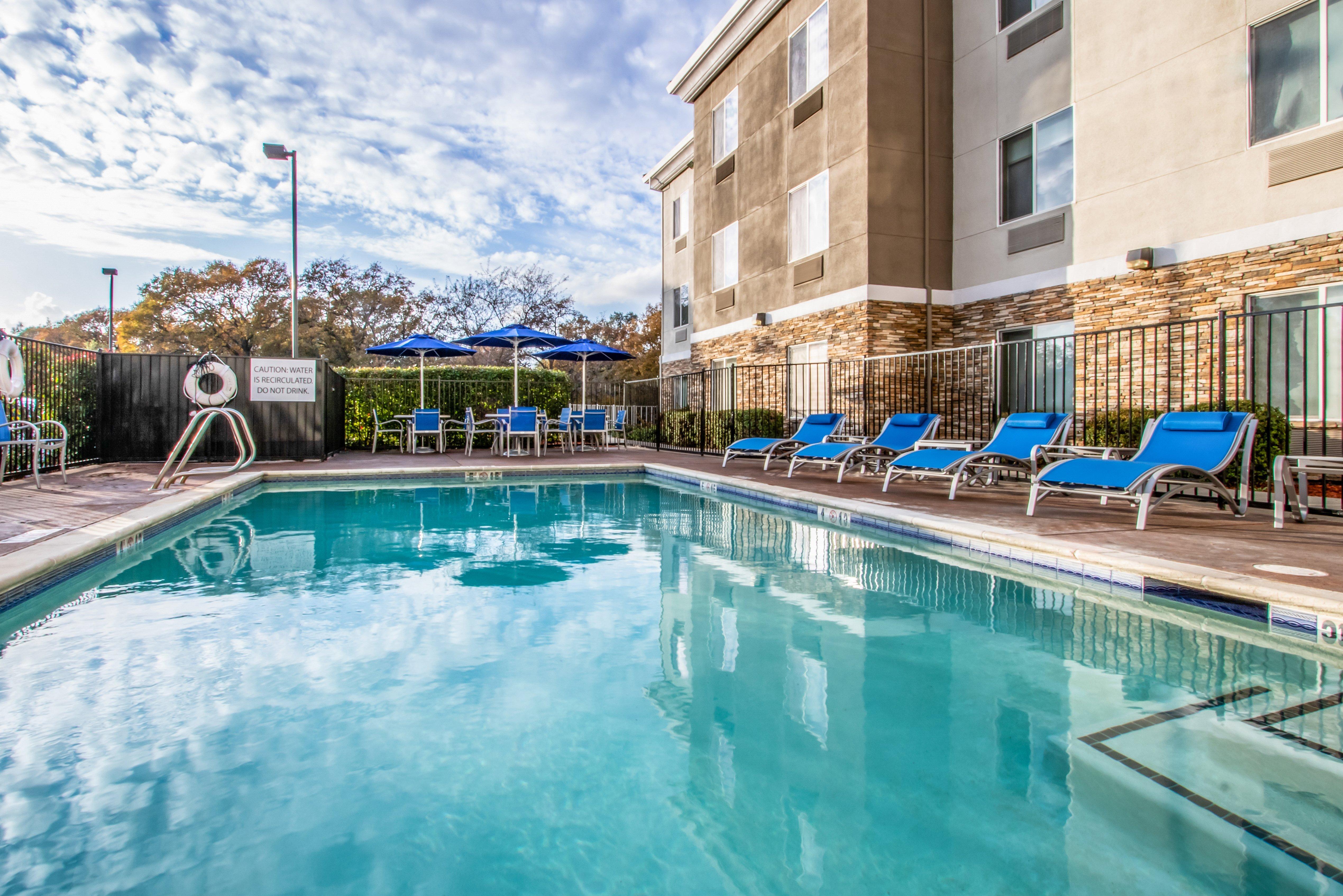 Holiday Inn Express Hotel & Suites Roseville - Galleria Area By Ihg Ngoại thất bức ảnh
