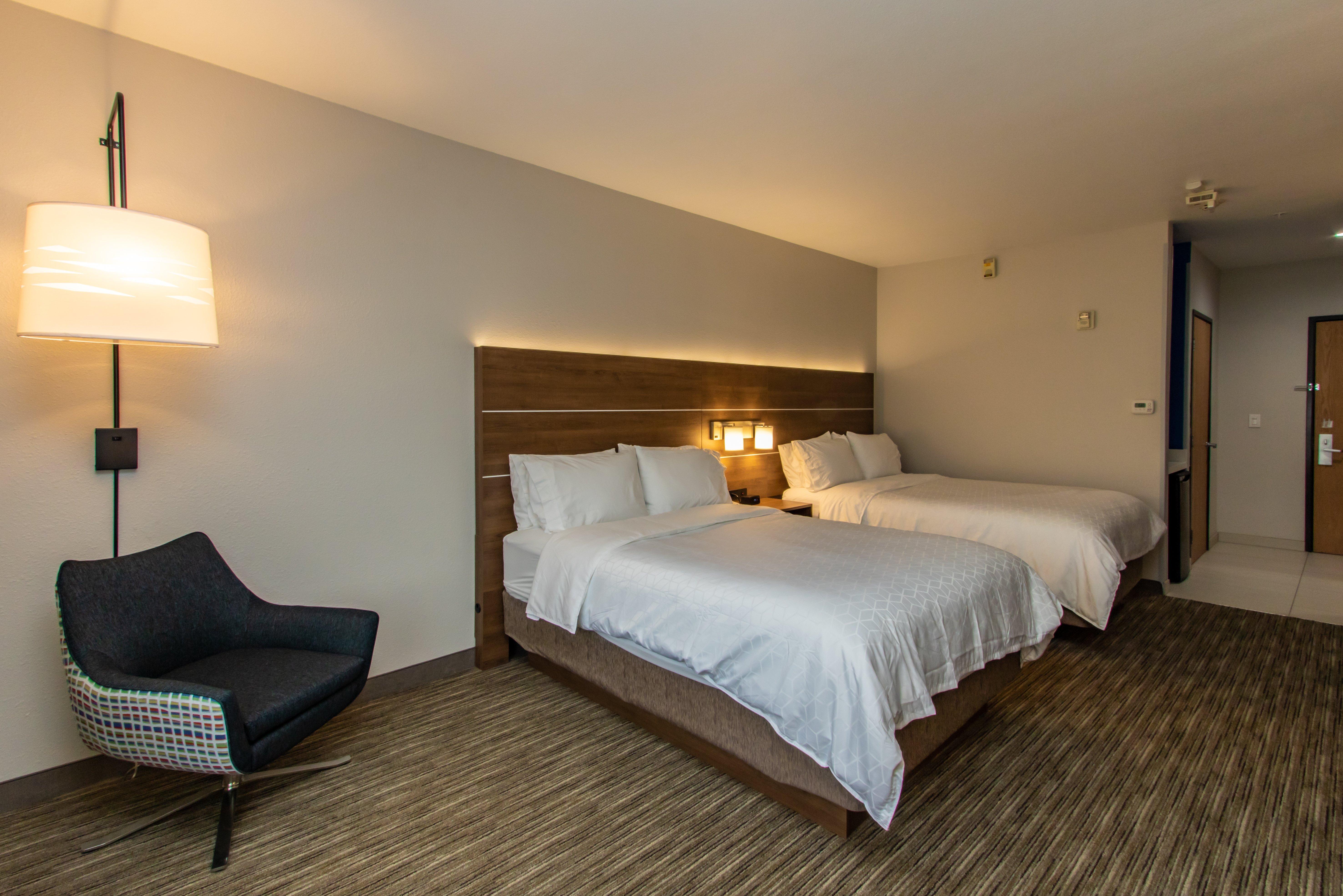 Holiday Inn Express Hotel & Suites Roseville - Galleria Area By Ihg Ngoại thất bức ảnh